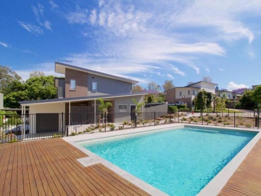 A Quiet Unit Overlooking A Reserve Petrie Exterior foto