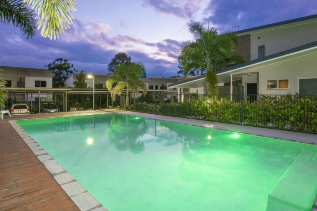 A Quiet Unit Overlooking A Reserve Petrie Exterior foto